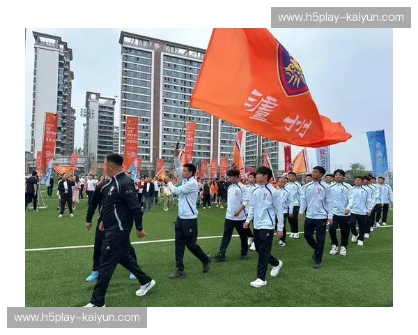 红色图腾与太极虎的博弈：一场关于尊严、宿命与热血的绿茵史诗